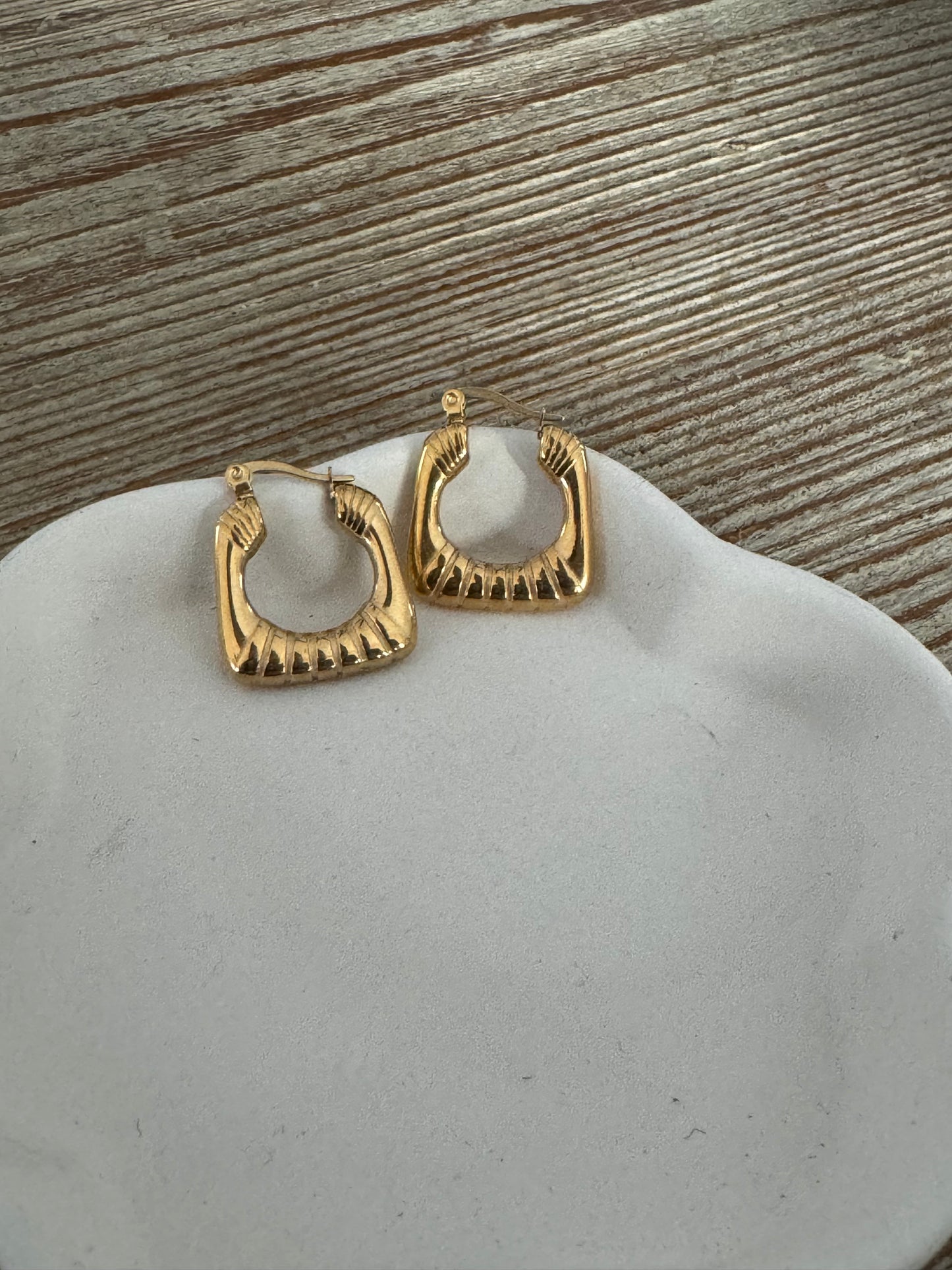 Gigi hoops